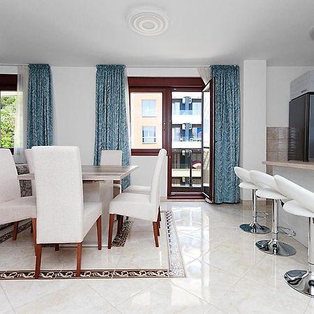 Three Bedroom Spacious Apartment Anatolia 부드바 외부 사진