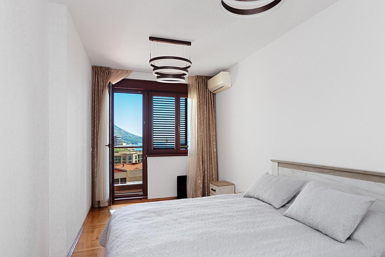 Three Bedroom Spacious Apartment Anatolia 부드바 외부 사진