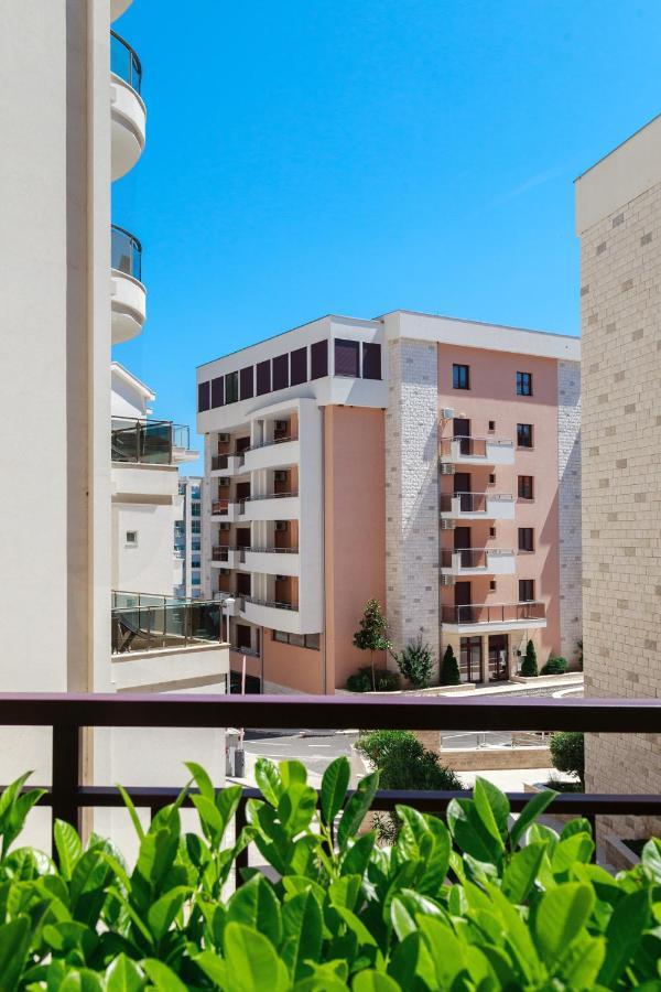 Three Bedroom Spacious Apartment Anatolia 부드바 외부 사진