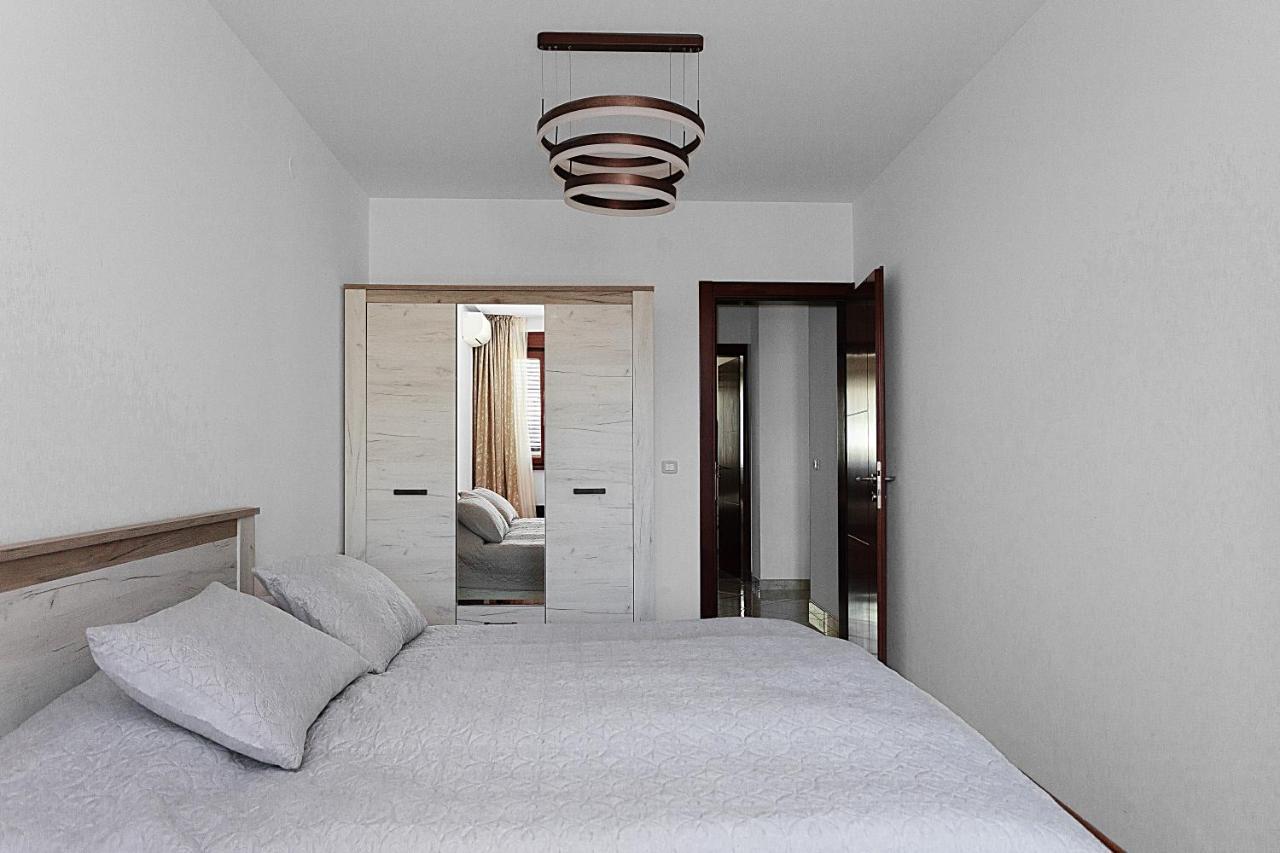 Three Bedroom Spacious Apartment Anatolia 부드바 외부 사진