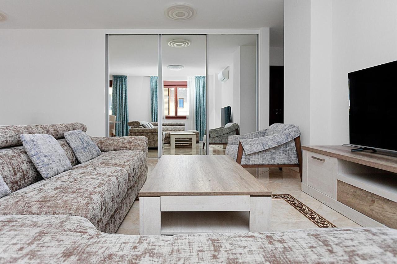 Three Bedroom Spacious Apartment Anatolia 부드바 외부 사진