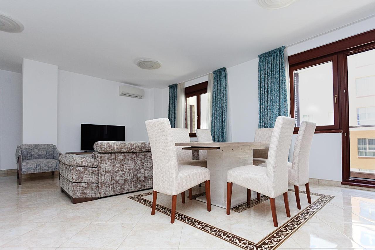 Three Bedroom Spacious Apartment Anatolia 부드바 외부 사진