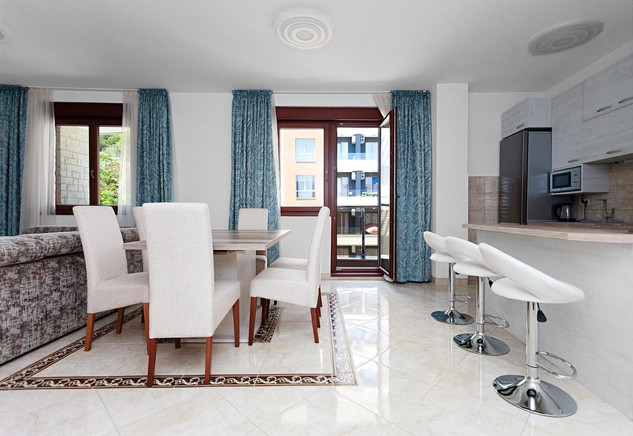 Three Bedroom Spacious Apartment Anatolia 부드바 외부 사진