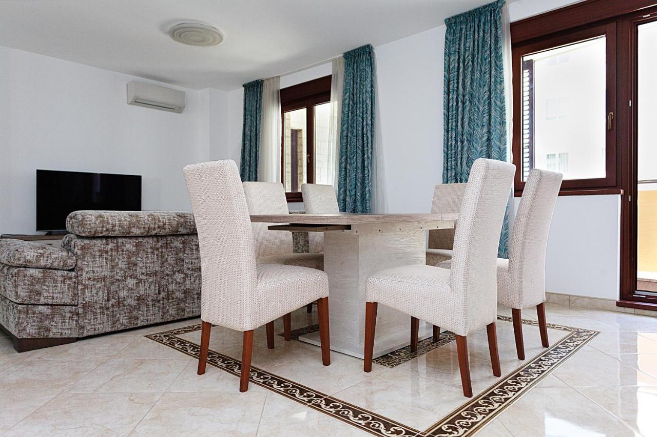 Three Bedroom Spacious Apartment Anatolia 부드바 외부 사진